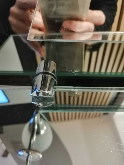 Lustro łazienkowe z półką podświetlane