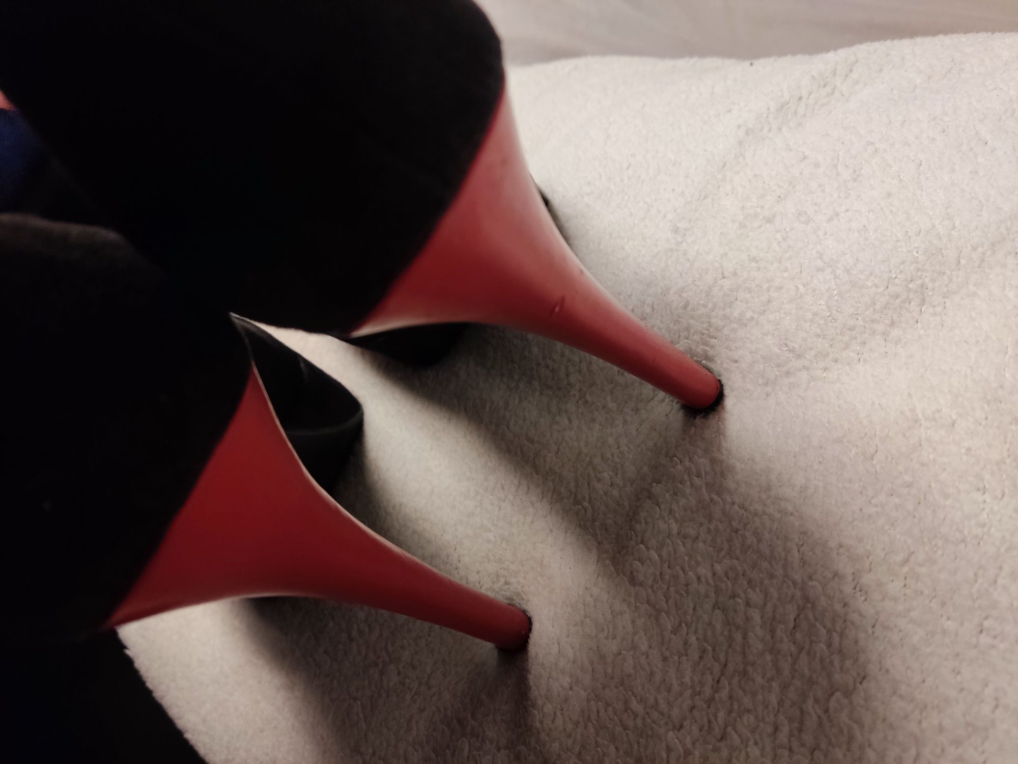 Czarne buty na platformie rozm 39