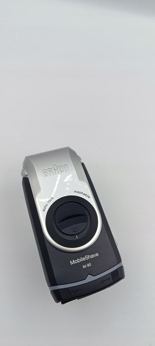 Golarka elektryczna dla mężczyzn podróżna Braun MobileShave M-90