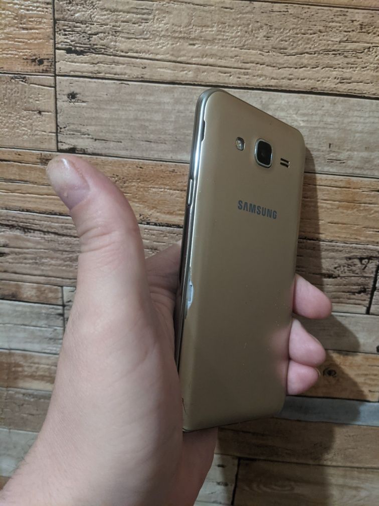 Samsung j5 gold состояние на фото полностью рабочий