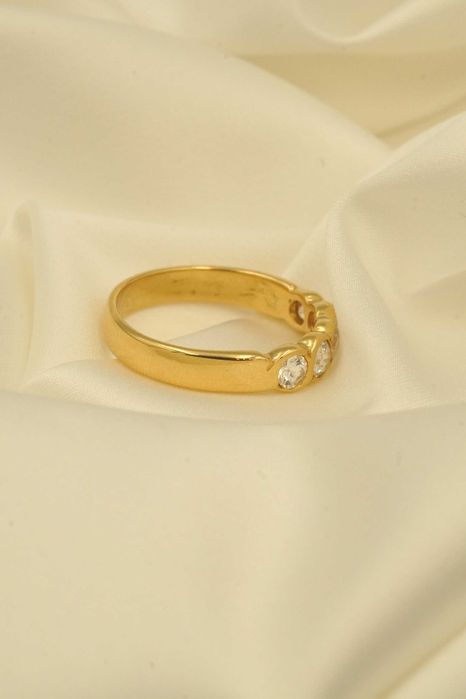 Złoty pierścionek 18K 4,15g