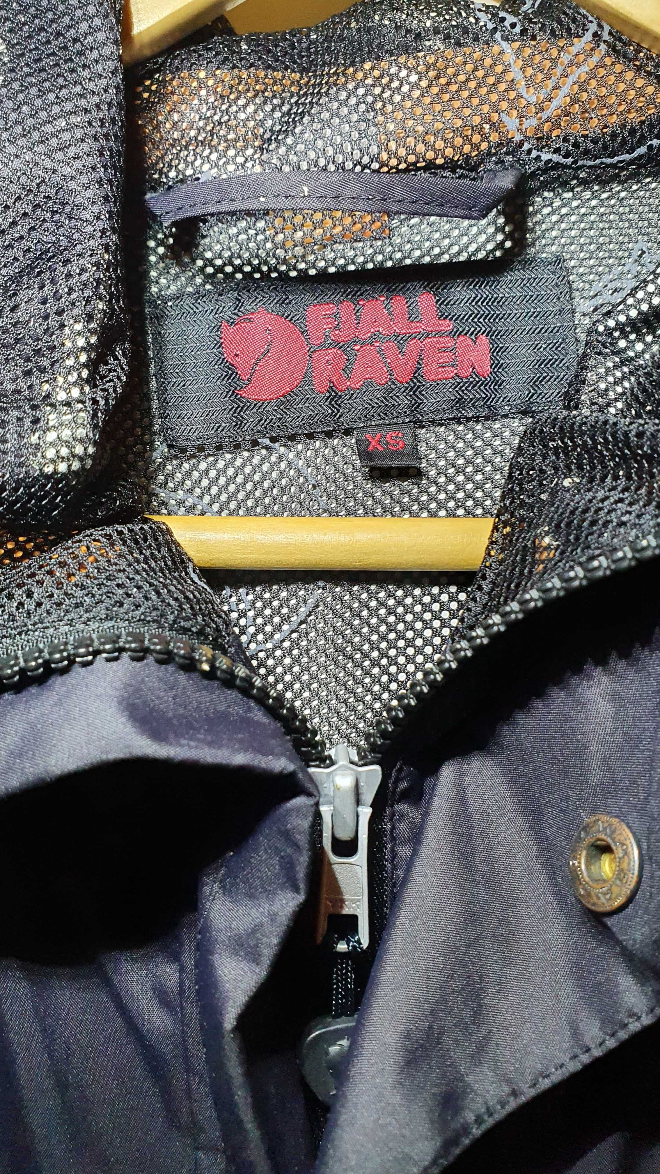Kurtka Fjallraven przeciwdeszczowa czarna rozm XS/S jak The North Face