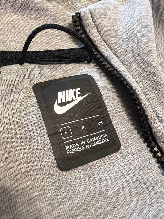 Продам кофту Nike tech fleece ! оригінал !