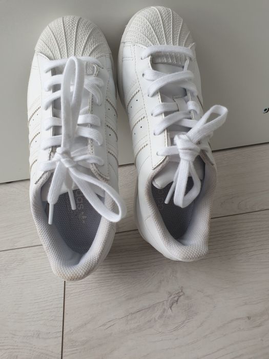 білі (молочні) кросівки Adidas Superstar.Оригінал. 36 розмір, устілка