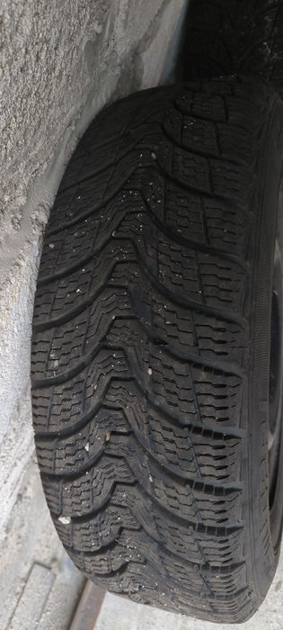 Продам комплект зимової гуми з дисками