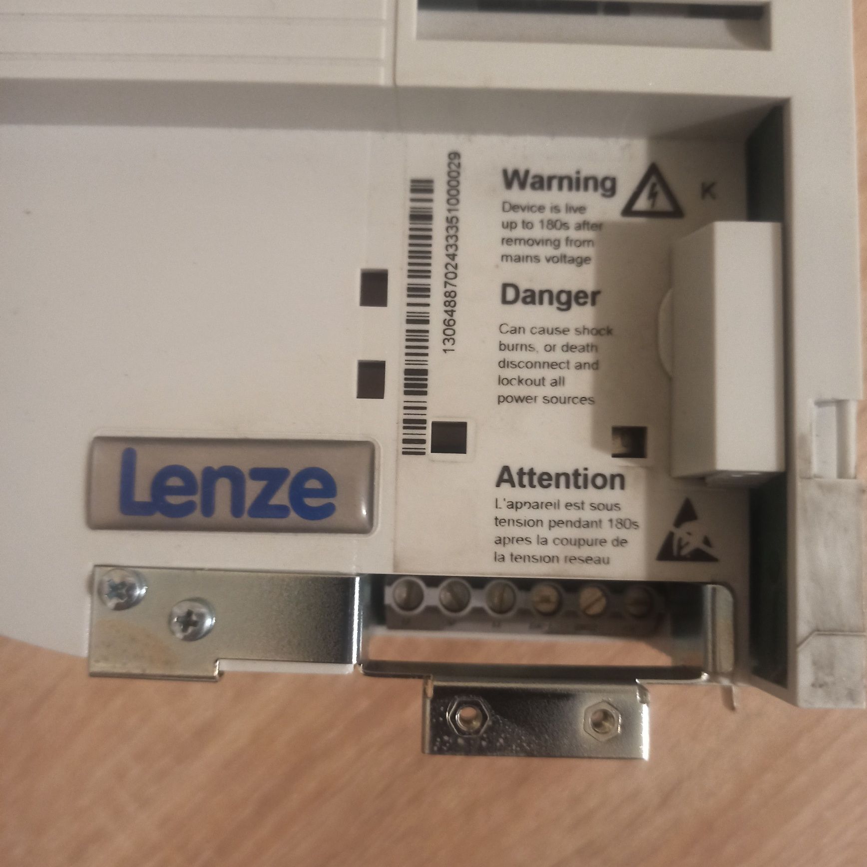 Lenze преобразователь частоты серии 8200 vector e82ev113k4c на 11кВт.