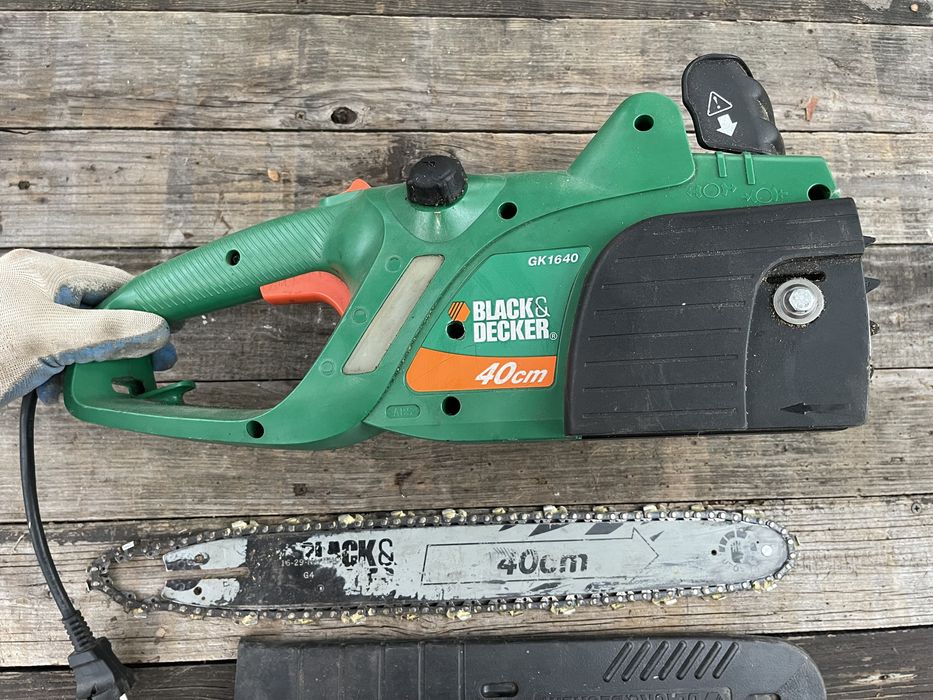 Пилка ланцюгова, цепная пила Black & Decker GK1640