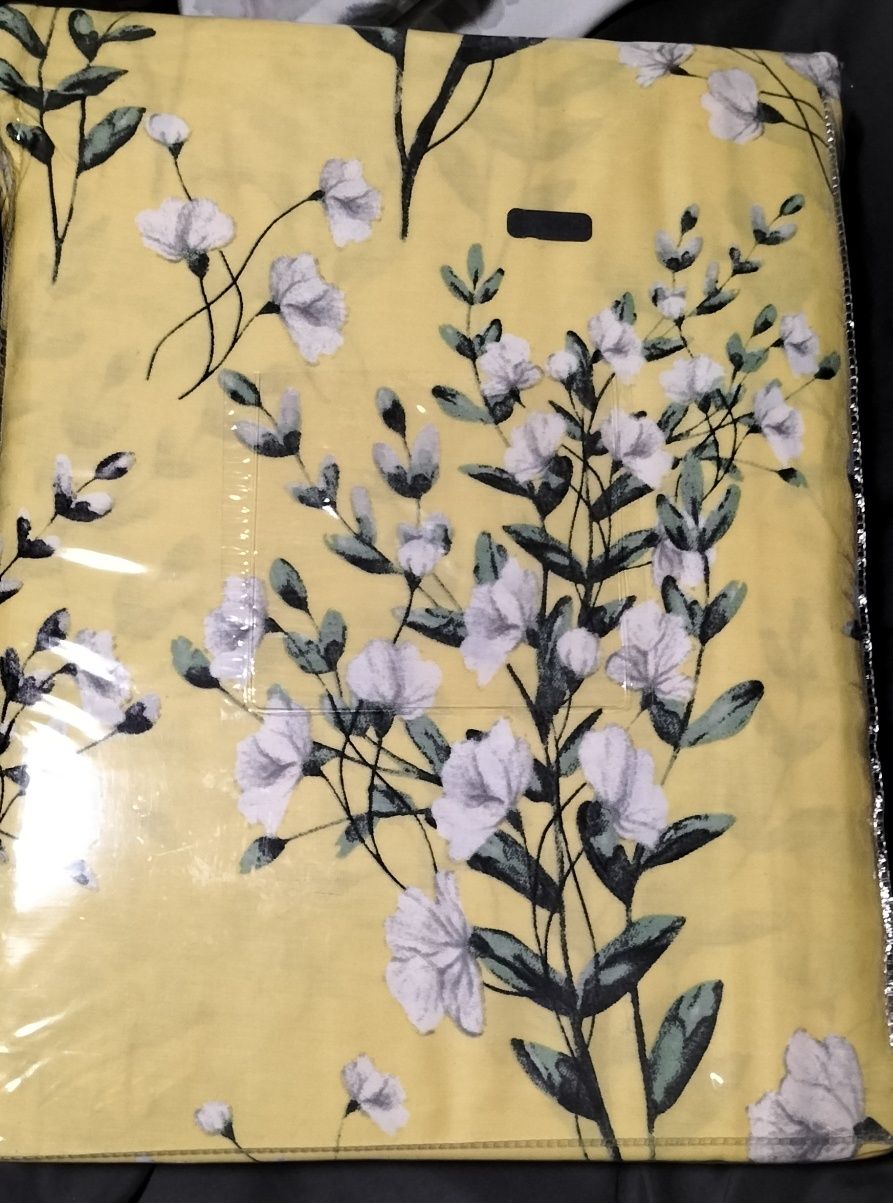 Pościel satynowa żółta w białe kwiaty,160x200
