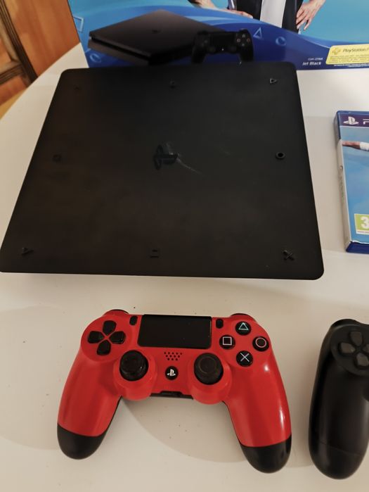 Playstation 4 Slim 500gb com 2 controles