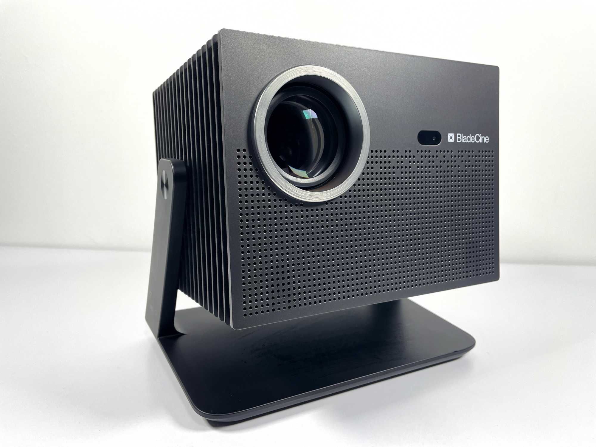 BladeCine Cube 600 Проектор з Яскравістю 600ISO Lumens, 1080P, YouTube