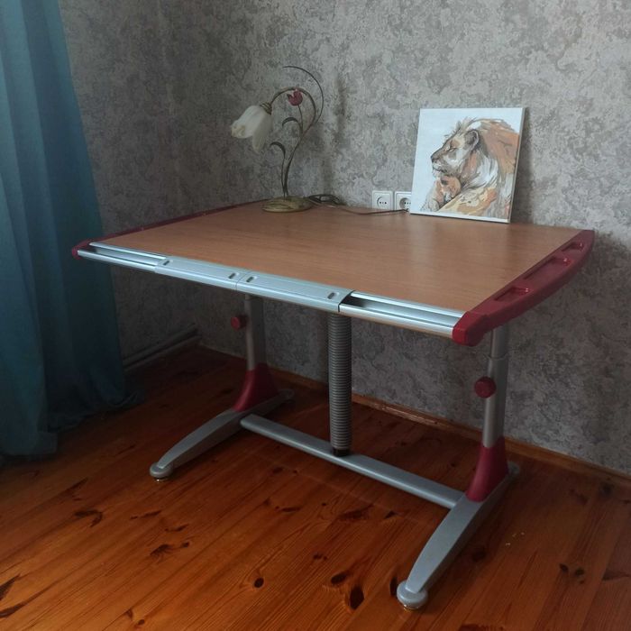 Продамо стіл-парту ортопедичну