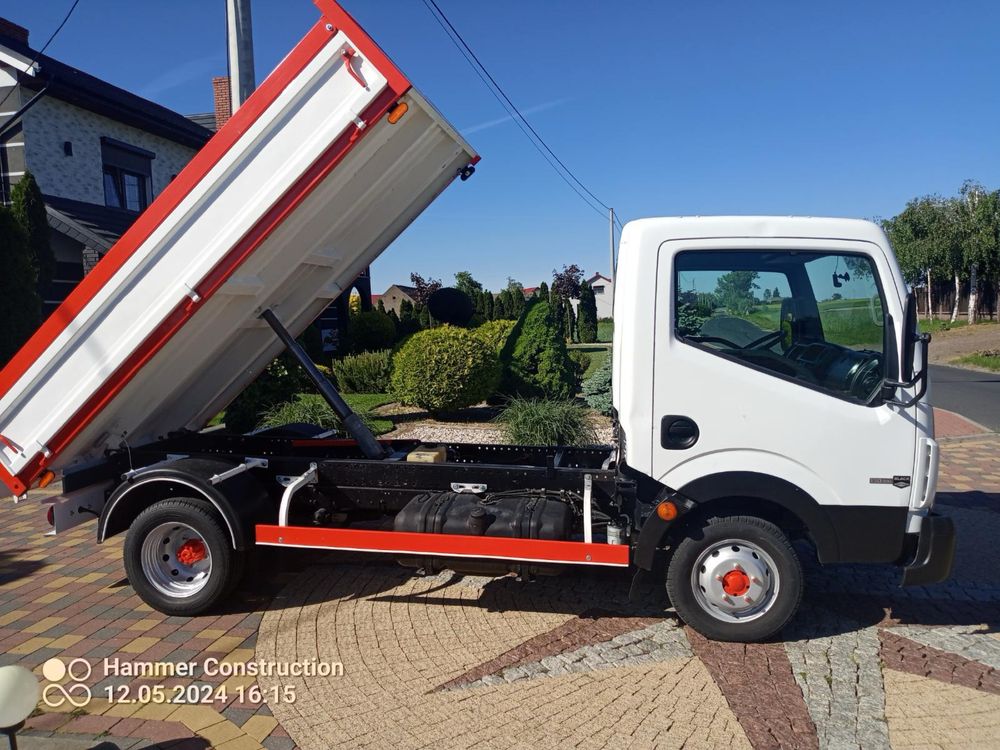 Nissan Cabstar wywrot fabryczny bezwypadkowy