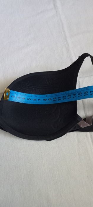 Нижня білизна, бюстгалтер