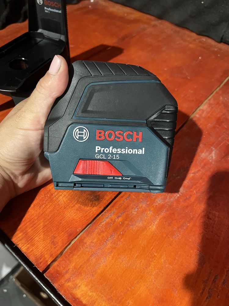Лазерний нівелір Bosch GCL 2-15.Новий