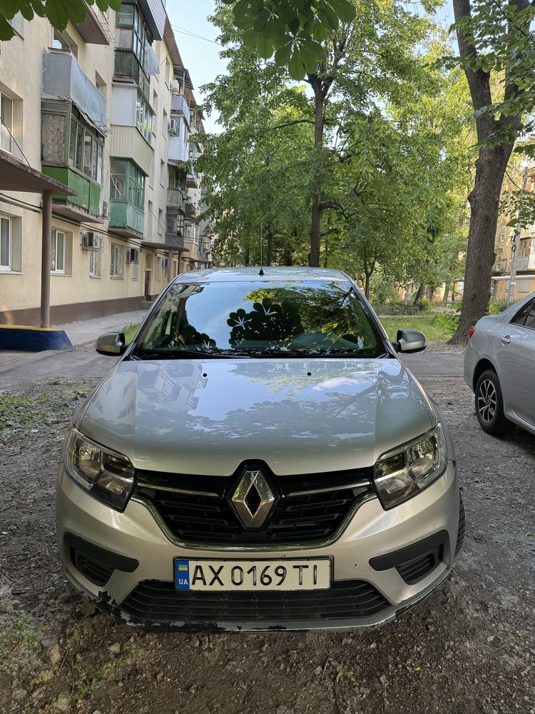 Продам Renault Sandero 2019г САМАЯ НИЗКАЯ ЦЕНА НА 19 год