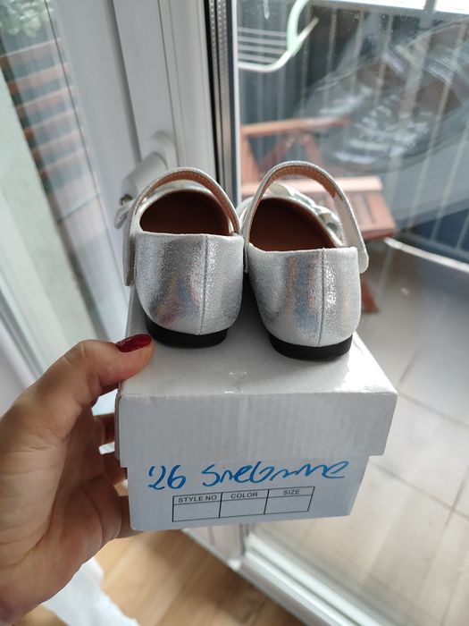 Srebrne lakierki buciki 26 roz