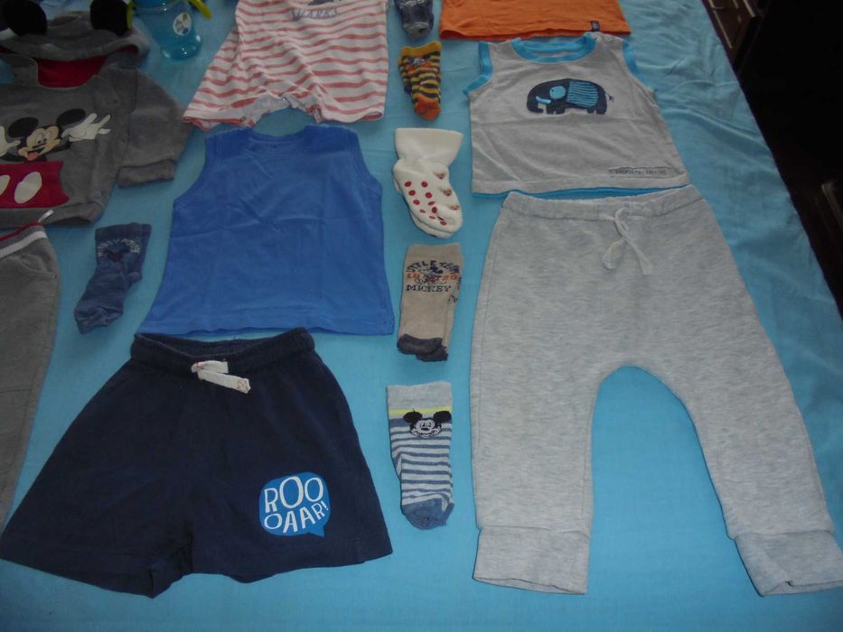 lote de roupa de menino bebé  almofada