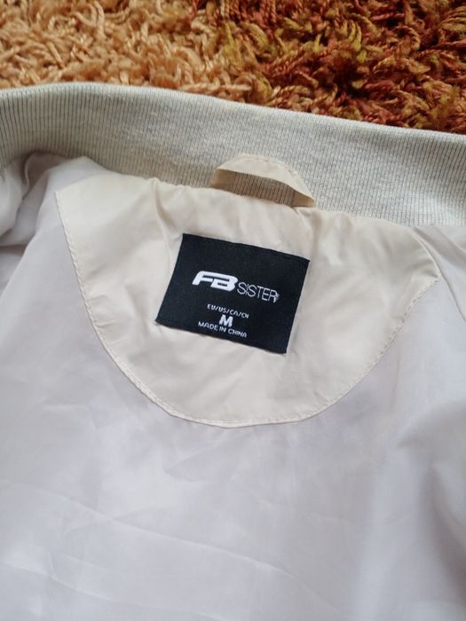 Стильный,  всегда актуальный бомбер, ветровка  р. М