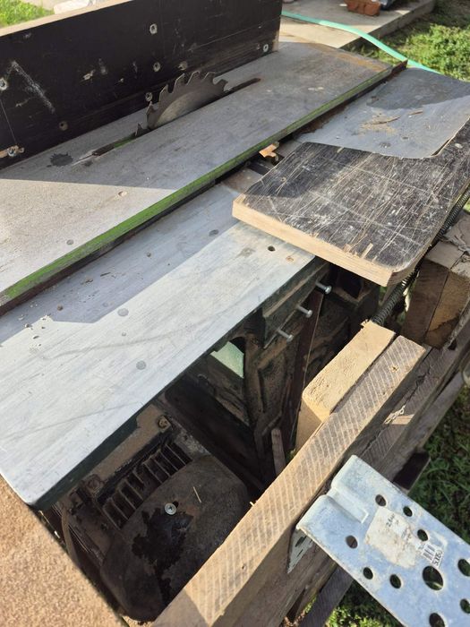 Комбинированный деревообрабатывающий станок