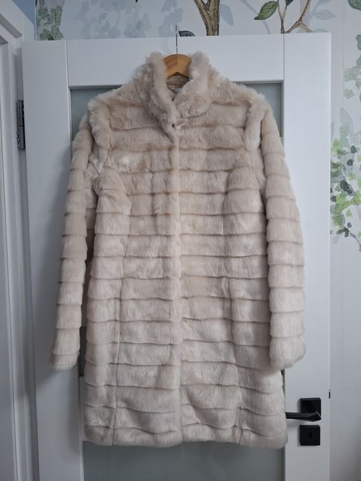 Futro futerko jasne dla damy eleganckie kremowe beżowe mohito