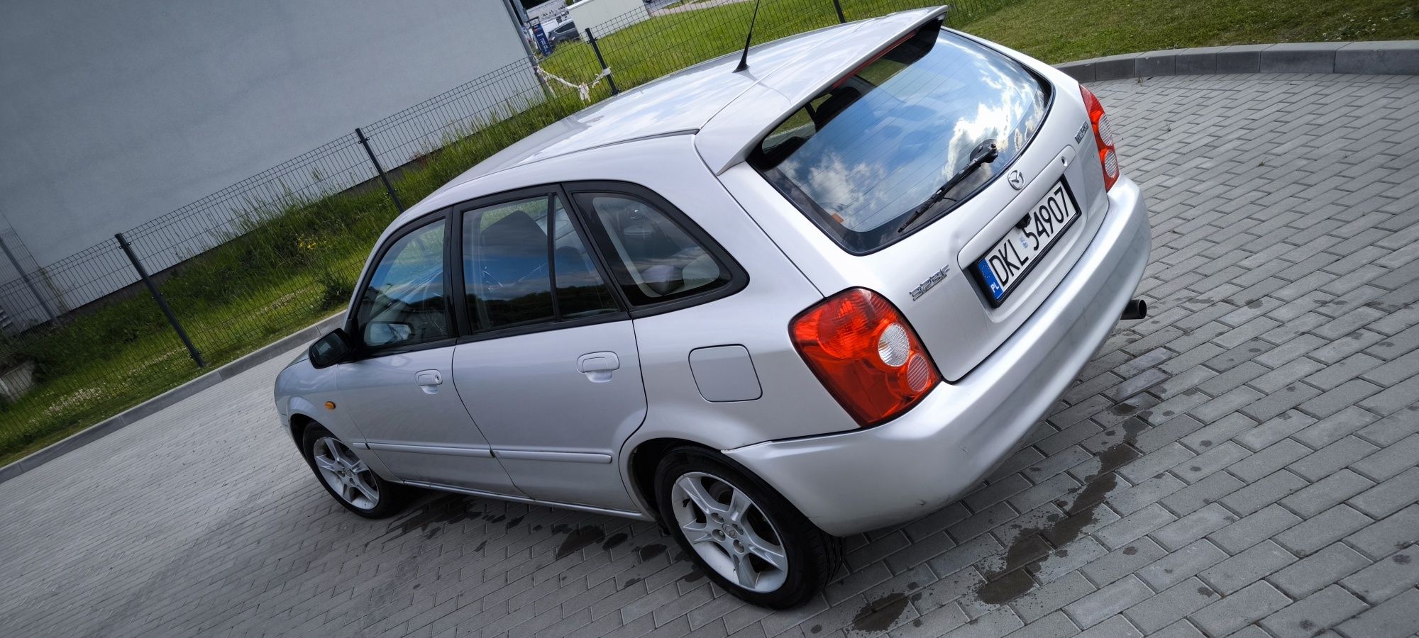 Mazda 323 1.6 automat