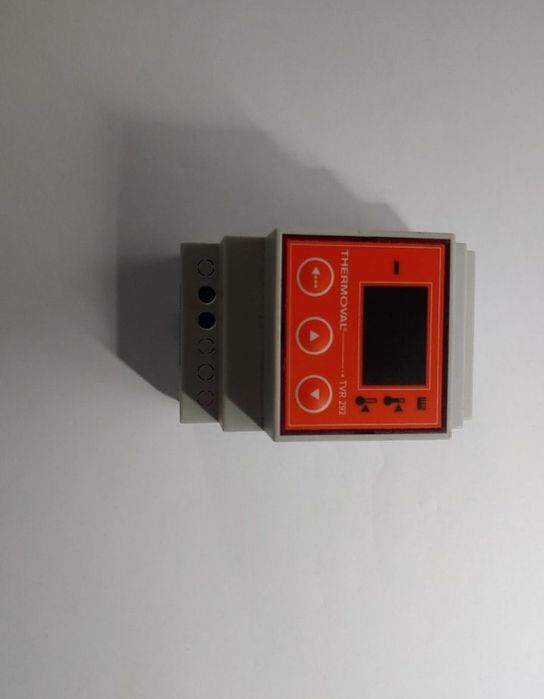 Терморегулятор Thermoval TVR 292 Польша Программатор