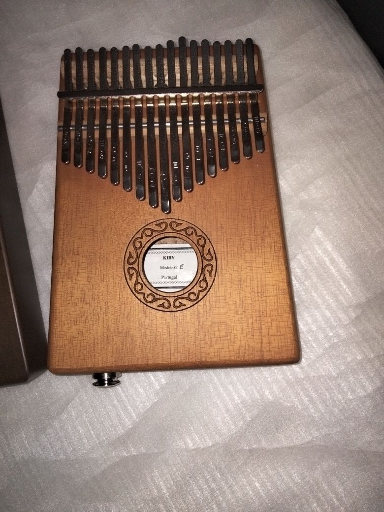 Kalimba de 17 chaves eletrificada nova com garantia