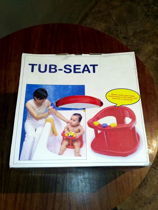 Дитяче кріселко для безпечного купання у ванні