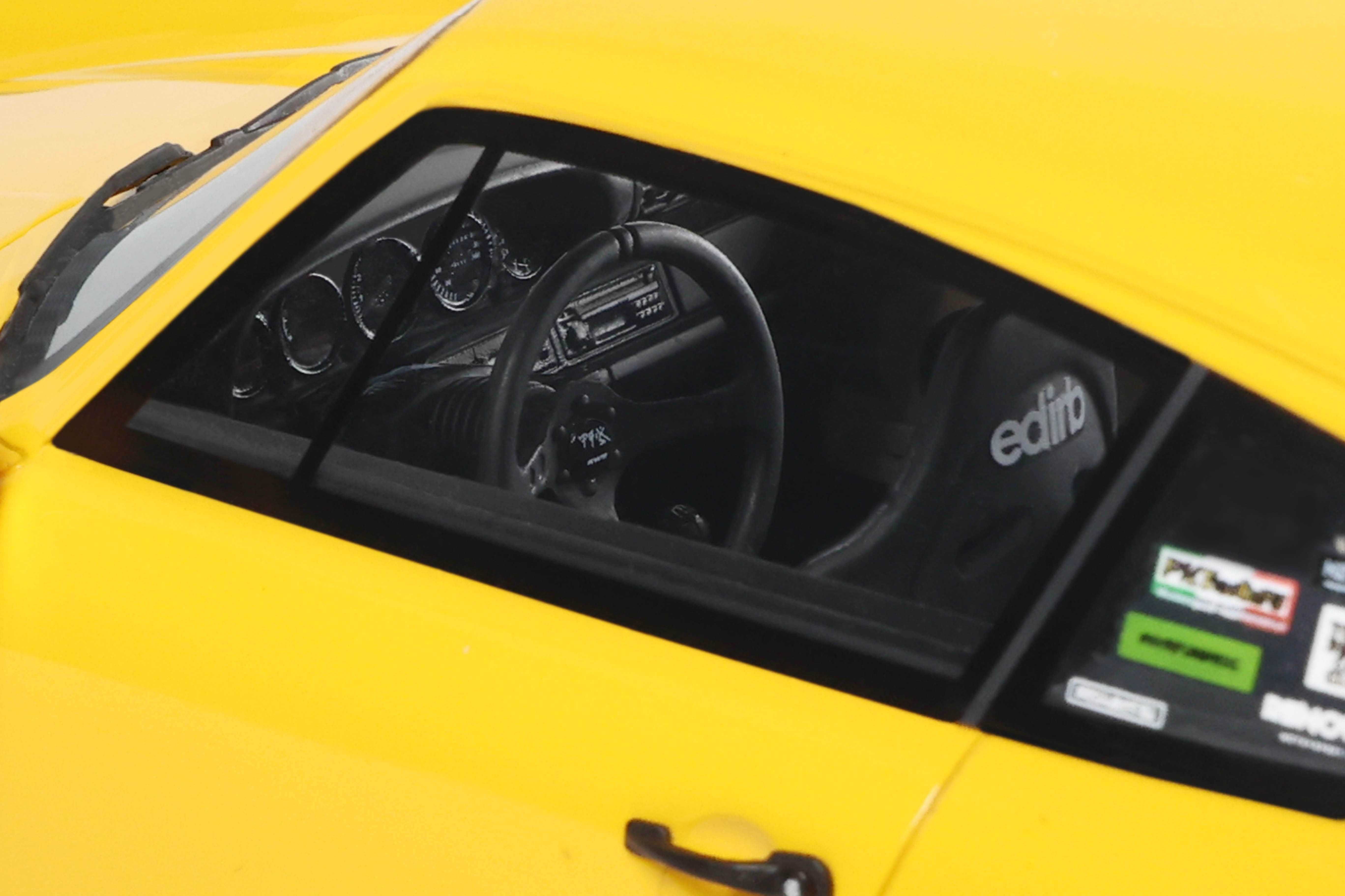 Model 1:18 GT Spirit Porsche 911 (964) RWB Rauh-Welt Qeema 2024 yellow
