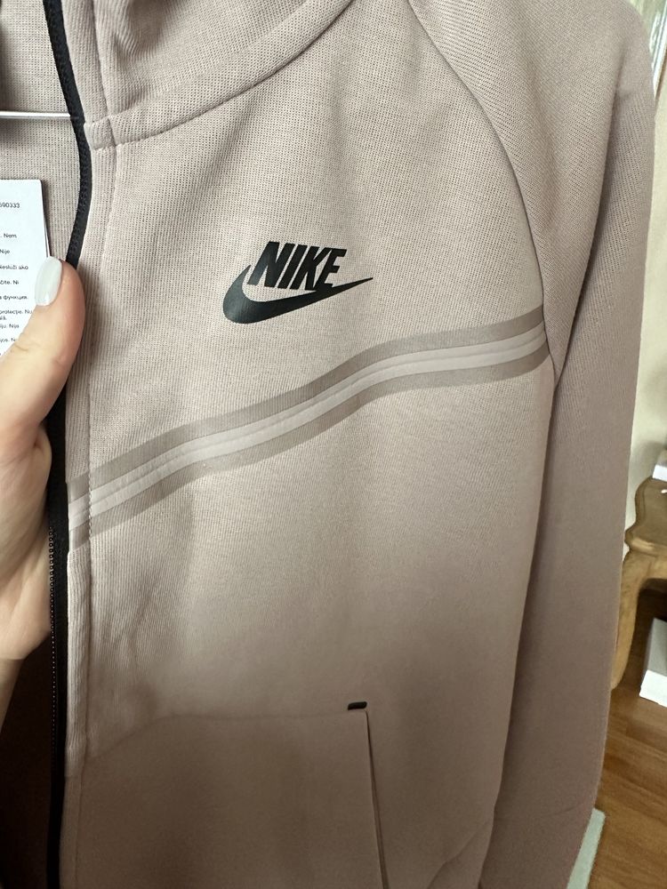 Жіноча кофта Nike Sportswear Tech Fleece Windrunner