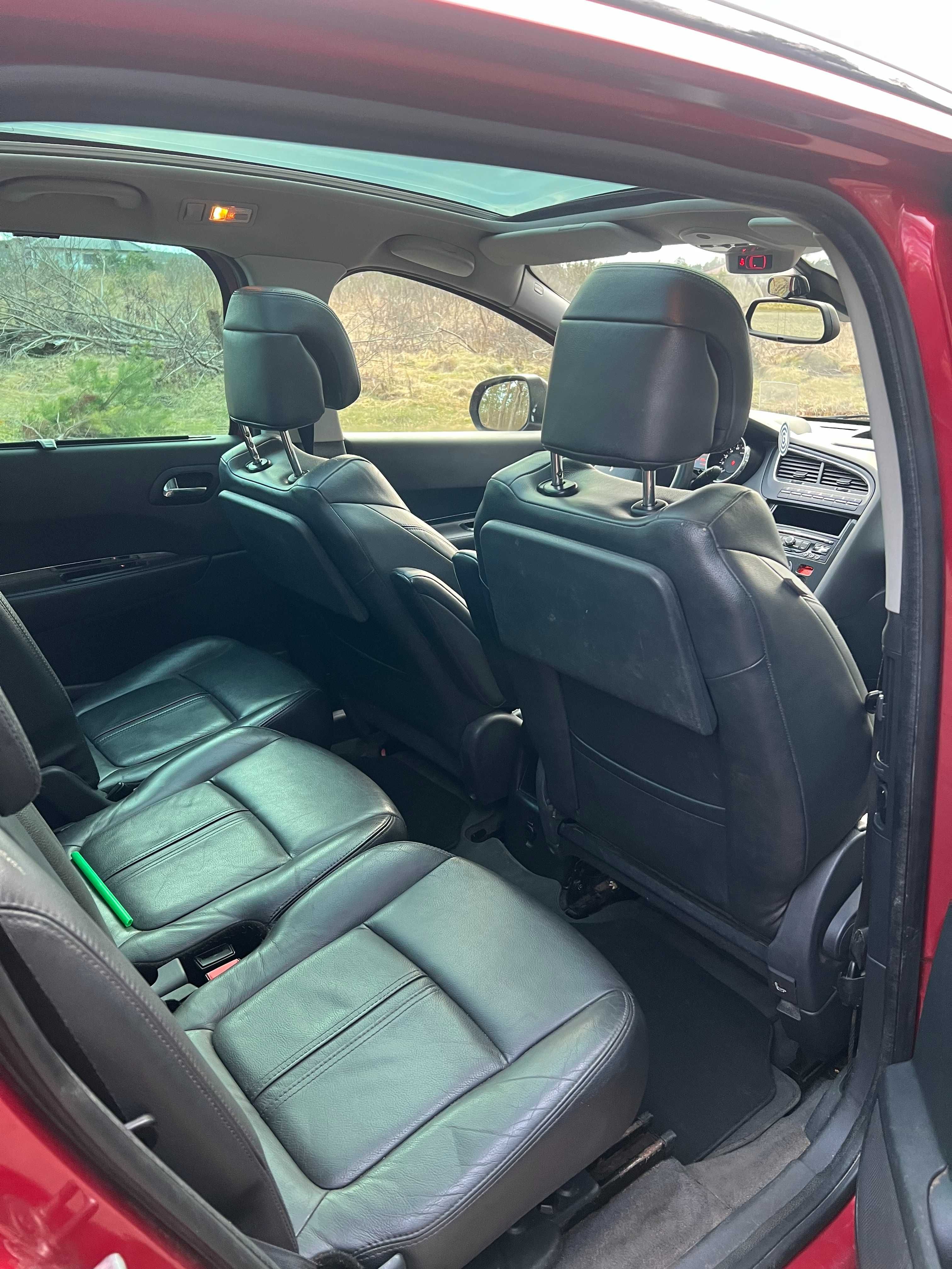 SPRZEDAM auto Peugeot 5008 - 7-osobowy, idealny dla rodziny!