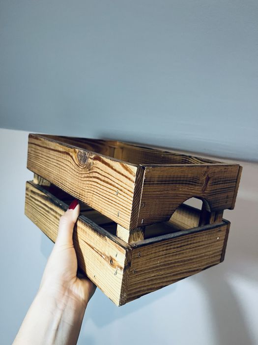 Drewniana damska skrzynka