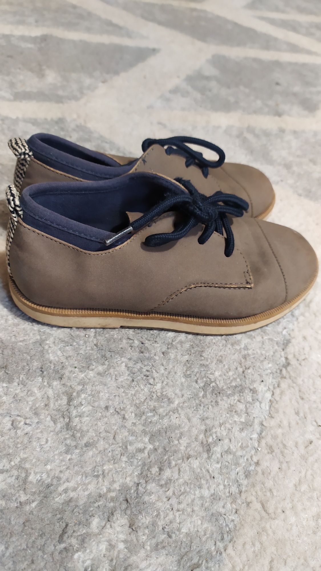 Półbuty, eleganckie buty r 27 Zara