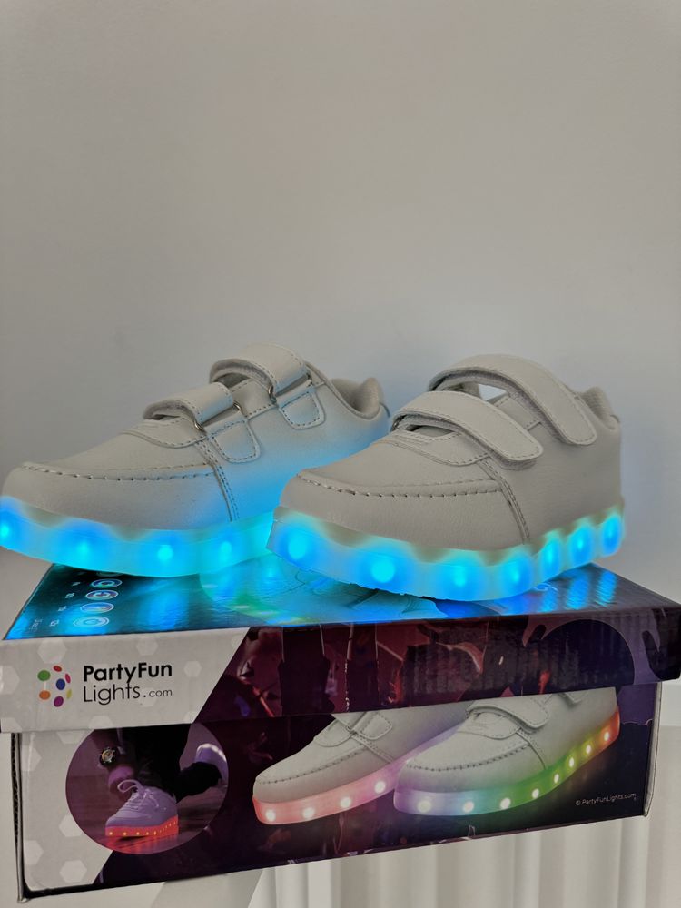 Buty dla dziecka 29/30 świecące LED