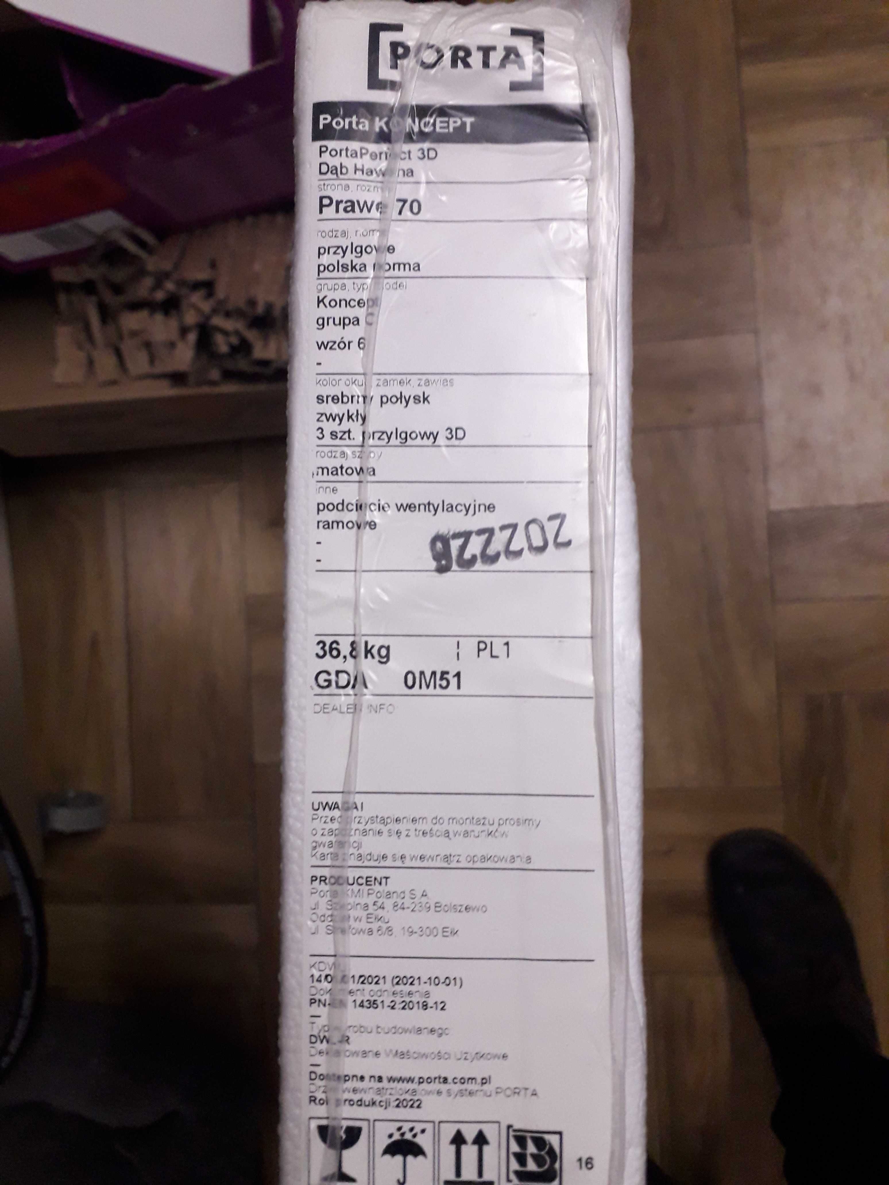 Drzwi Porta 70 prawe dąb hawana, szyby. Ościeżnica regulowana