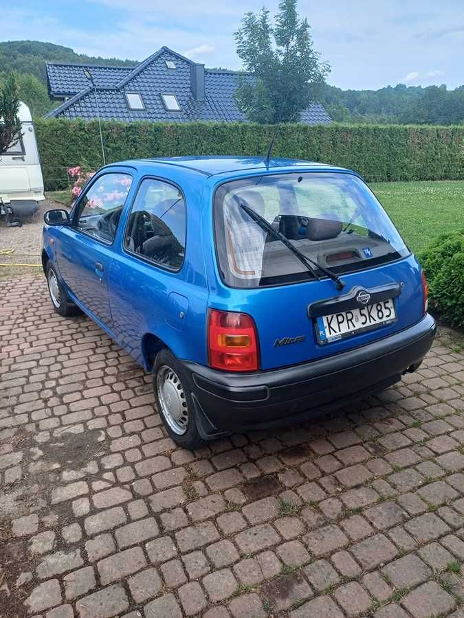 Nissan Micra K11 z 1999 roku. Salon Polska