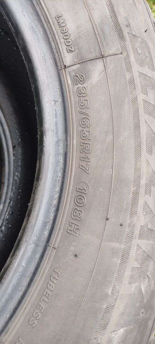 Opony zimowe z 2013r 5mm 235/65/17 Bridgestone ANFK