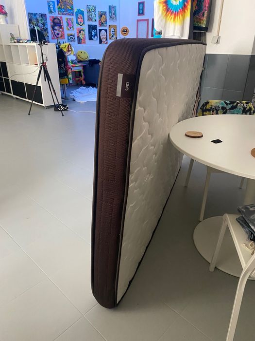 Colchão praticamente novo