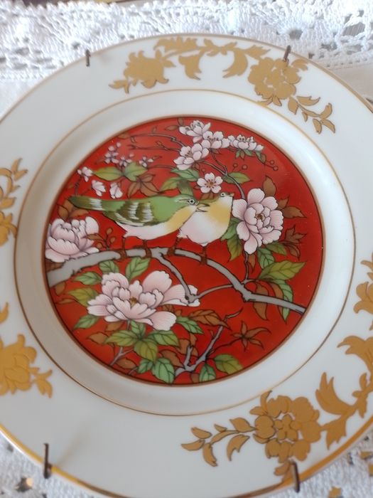 Prato em porcelana com suporte RESERVADO