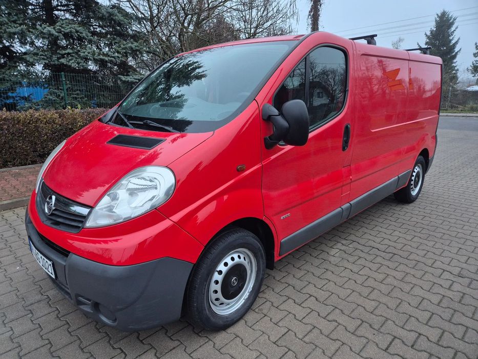 Opel VIVARO  2.0 115 KM Klimatyzacja Długi Bezwypadkowy 157 Tys Przebiegu