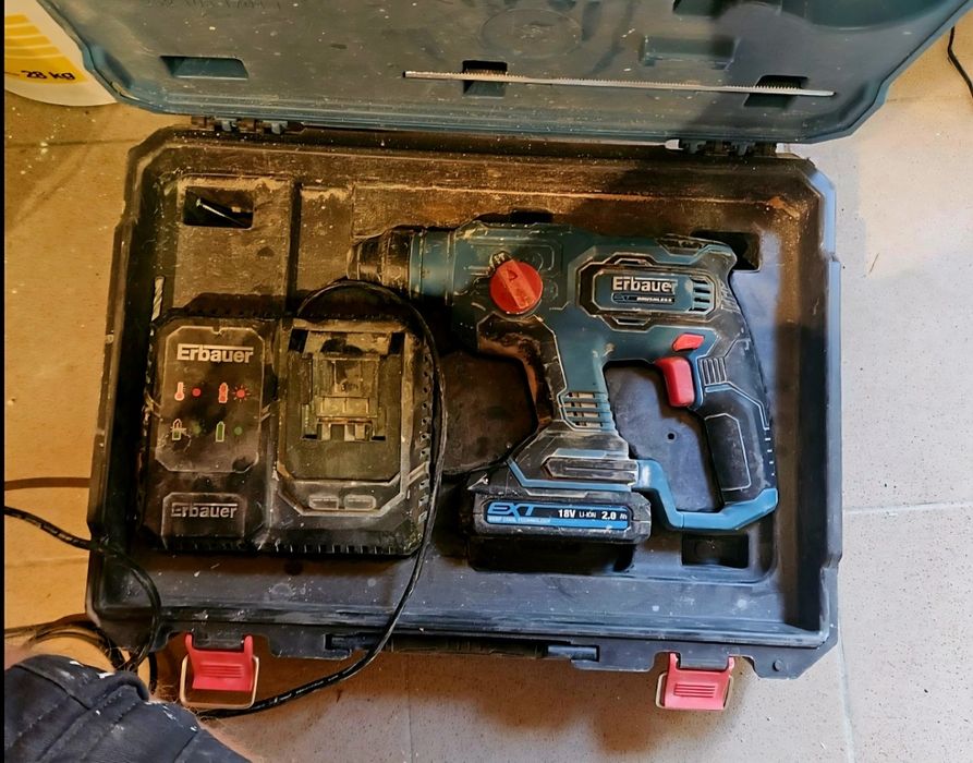 młot udarowy Erbauer ERH18-LI SDS Plus