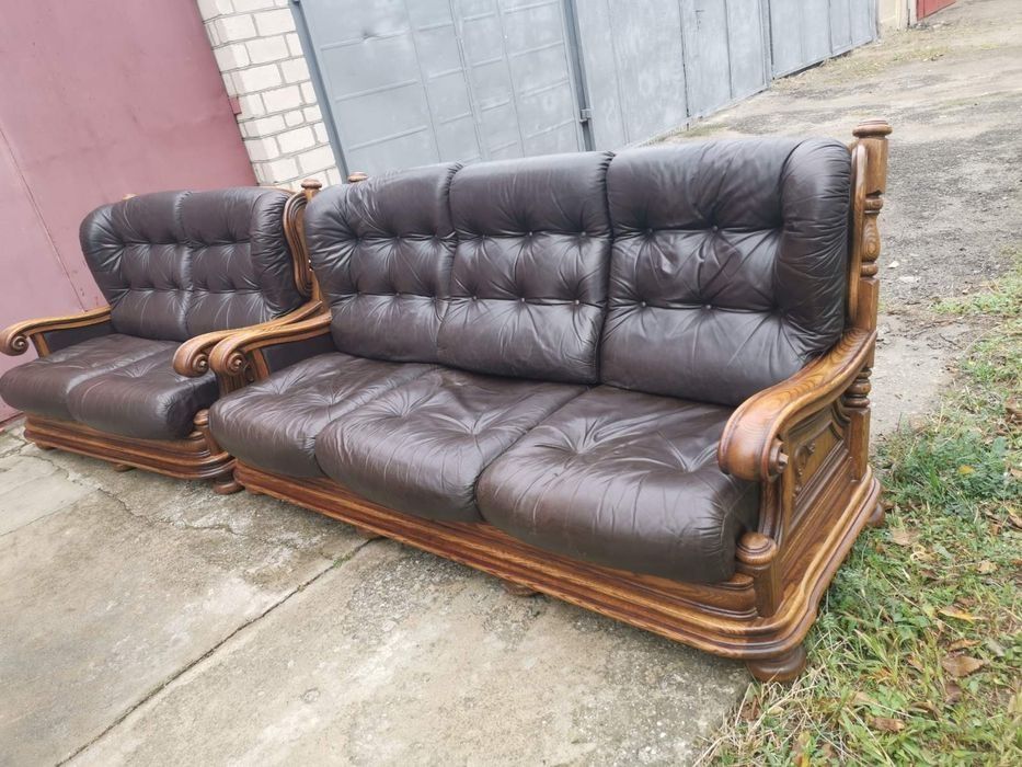 Роскошный  Кожаный диван на дубе из Бельгии.Эксклюзив