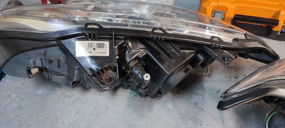 Lampy przód laguna III