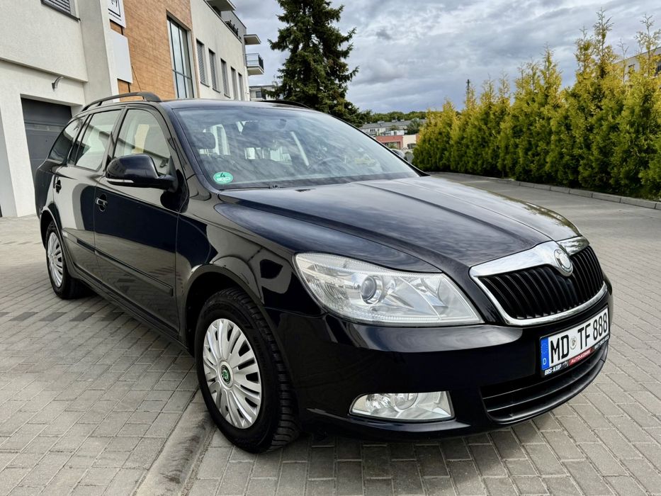 Skoda Octavia 1.4 benz / Lift !! / kombi /czarna ! Niski przebieg