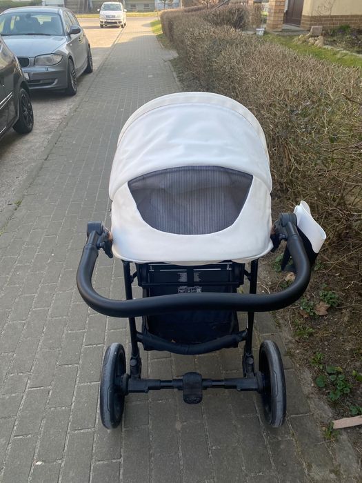 Wózek dziecięcy biały/złoty w wyśmienitym stanie