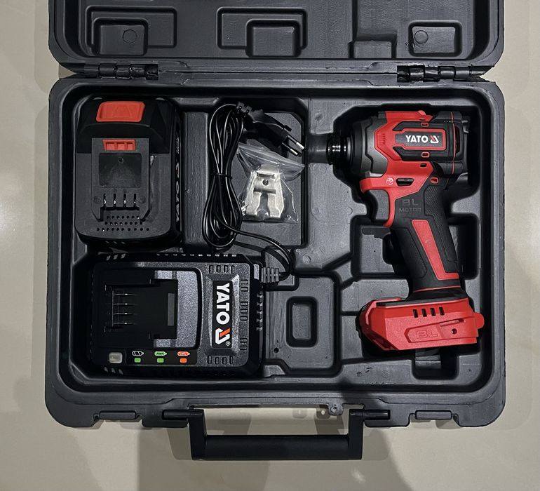 Zakrętarka udarowa 230Nm Aku 4Ah Yato YT-82798