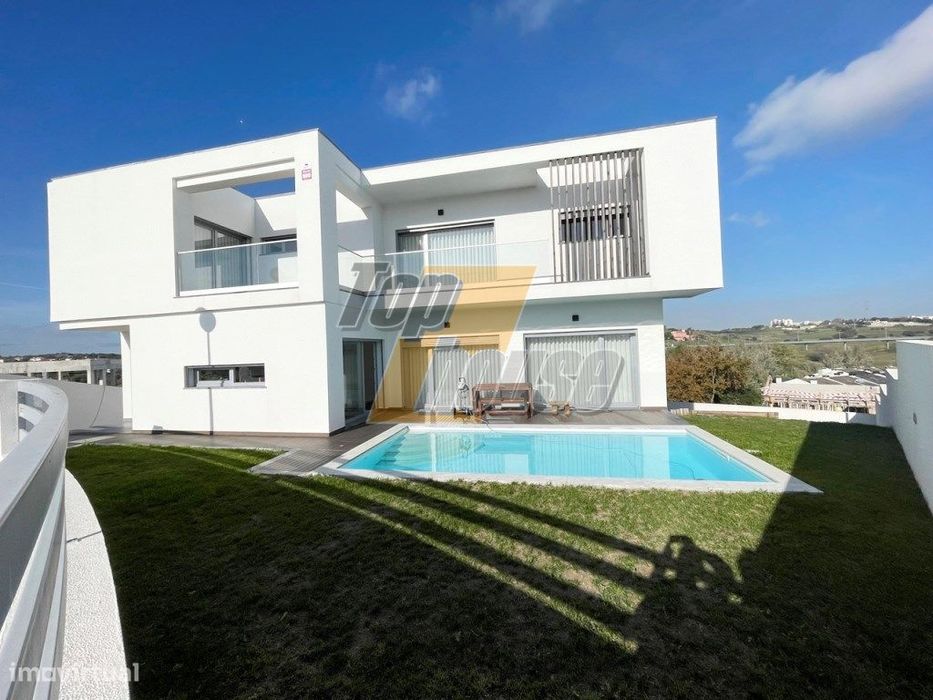 Moradia Isolada T4+1 com piscina