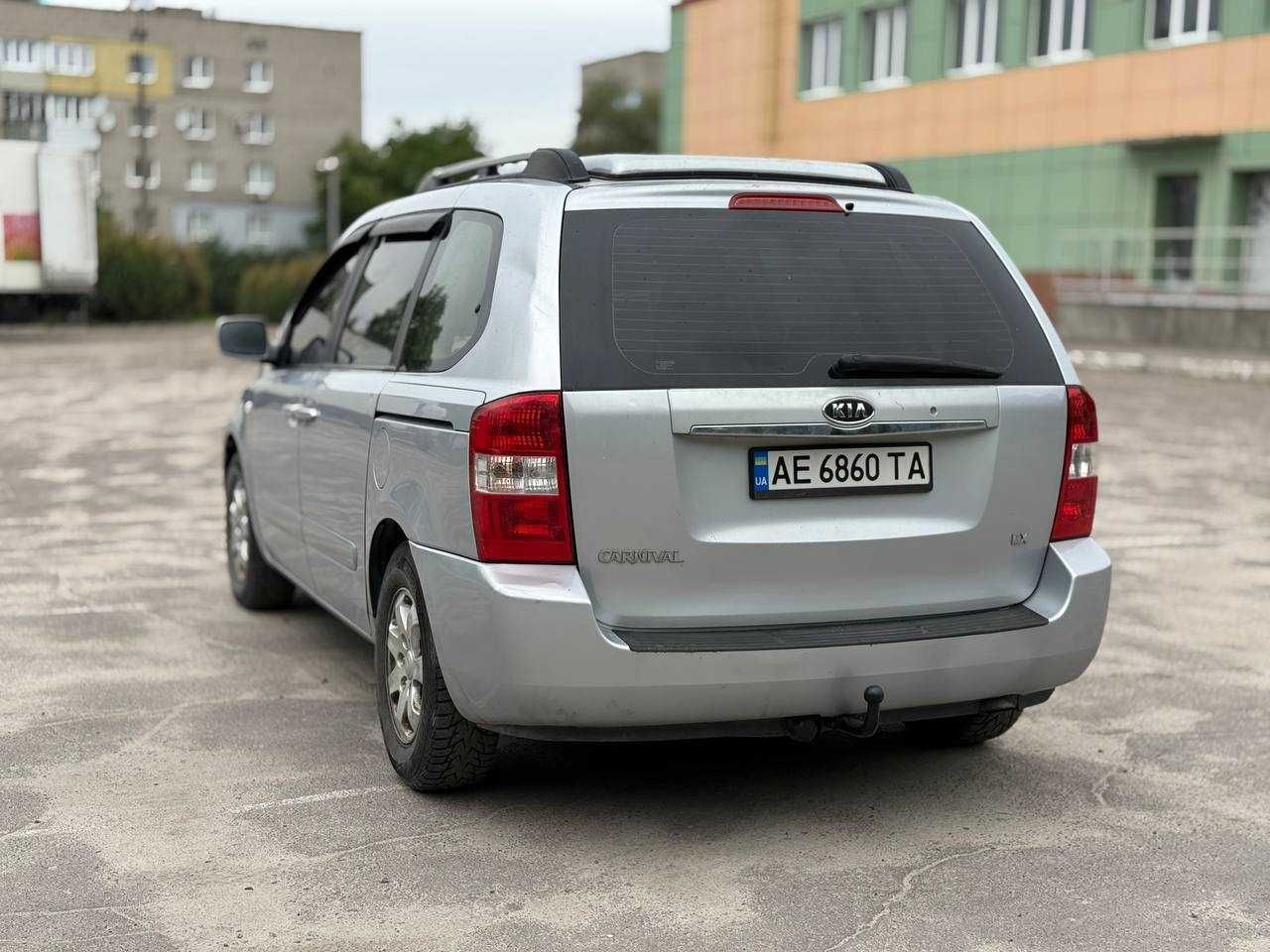 Автомобиль KIA Carnival 2007 2-ге покоління