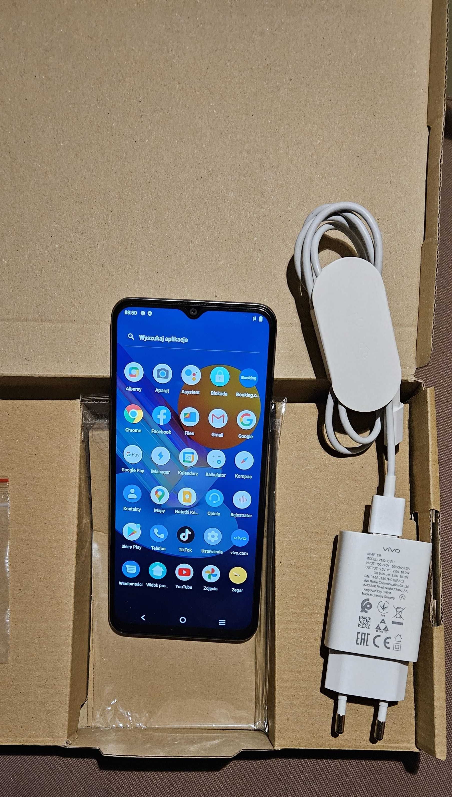 Nowy telefon 5G z dobrymi parametrami. (foto}