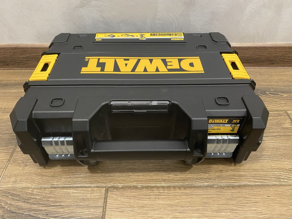 Імпакт DeWalt DCF887